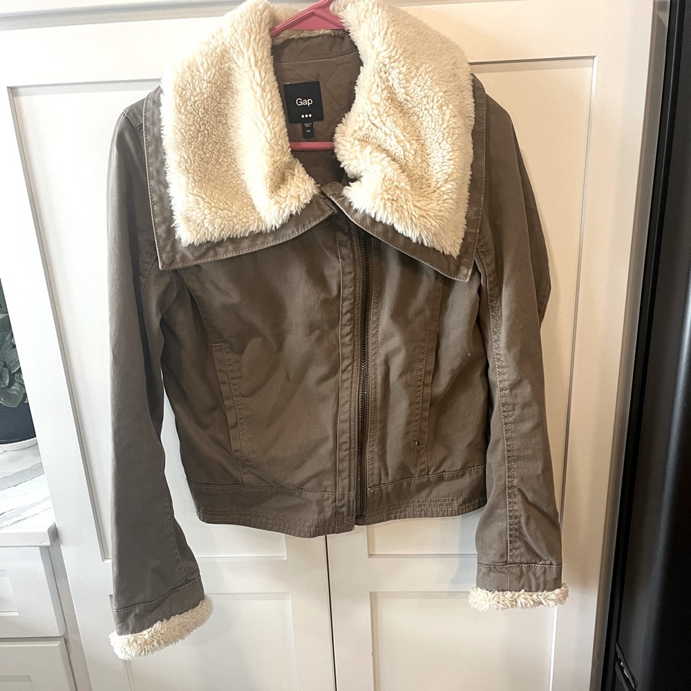Gap Women’s Grey Aviator Jacket with Faux Fur Collar